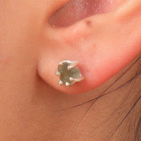 Raw Moldavite Cartilage Stud Earrings, 925 Solid Sterling Silver Stud Earring, Green Stone Boho Dainty Earring, Genuine Moldavite Ear Studs