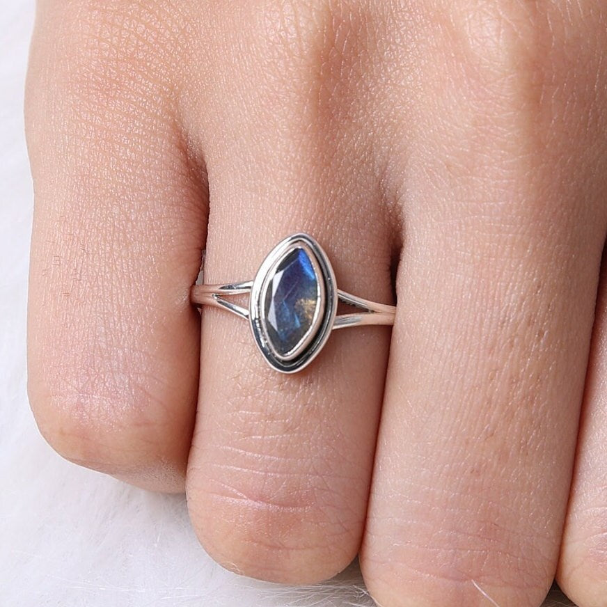 Labradorite Sterling Silver Ring