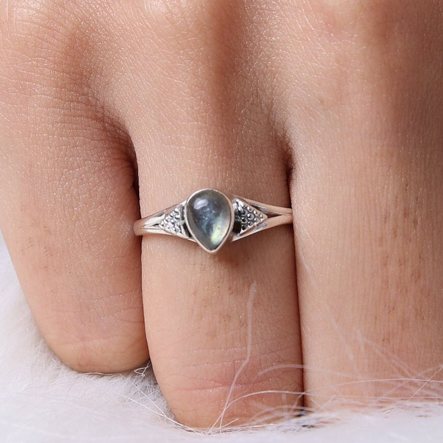 Labradorite Sterling Silver Ring