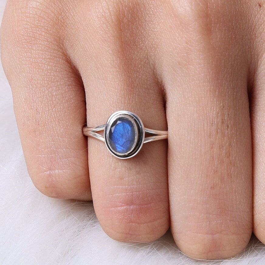 Labradorite Sterling Silver Ring